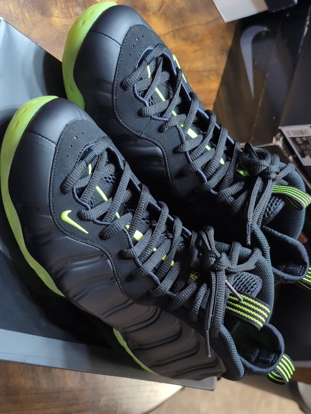 Nike Air Foamposite One "Black Volt"
